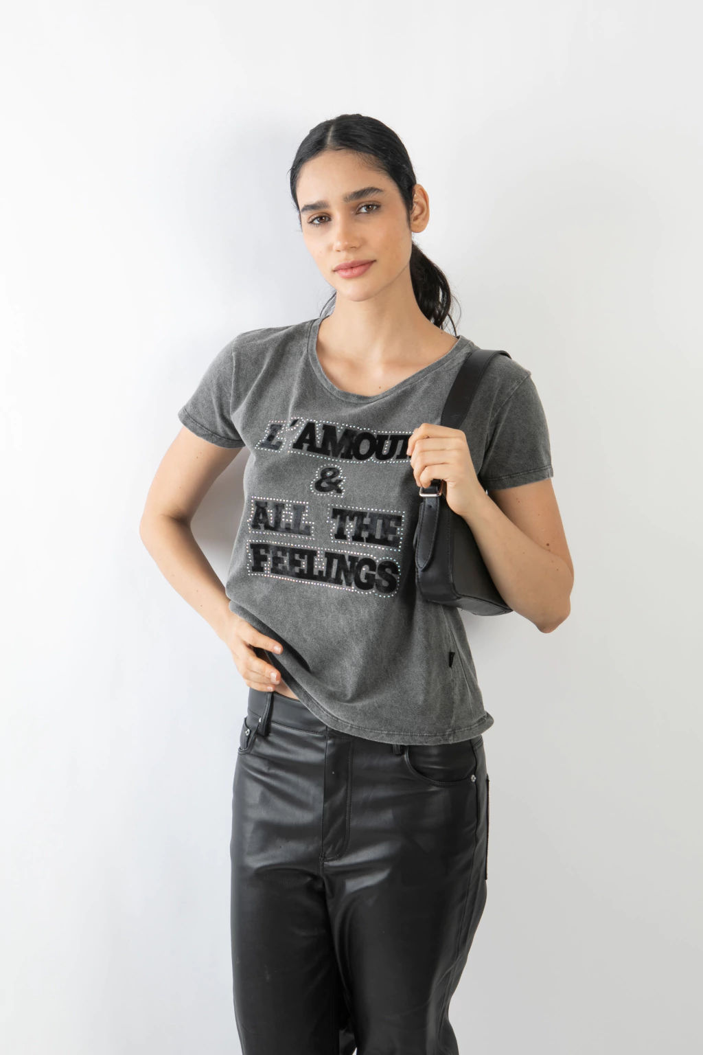 REMERA L´AMOUR STRASS