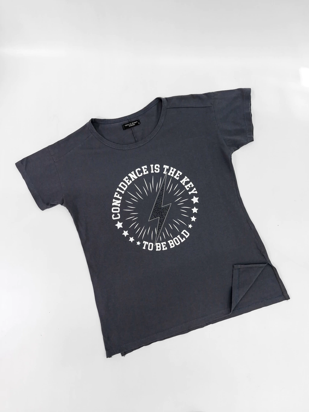 REMERA CONFIDENCE