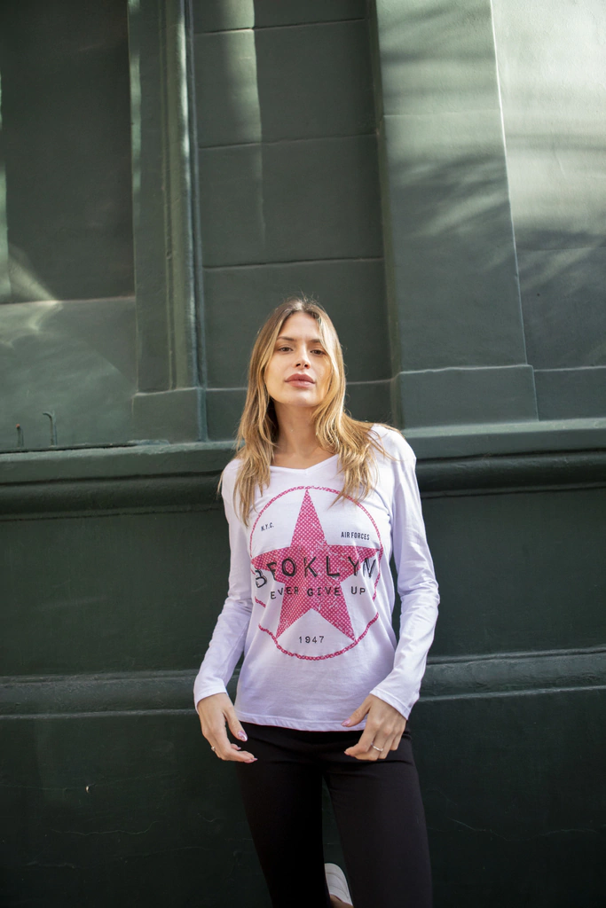 REMERA M/L ESTRELLA BROKLIN (RI23M915)