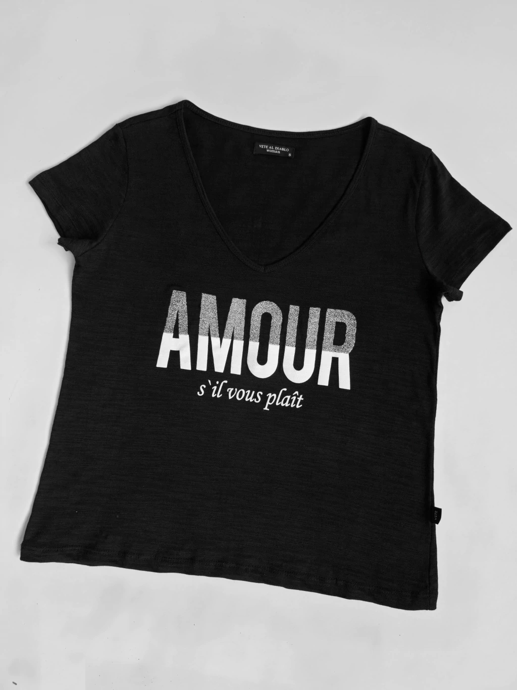 REMERA AMOUR