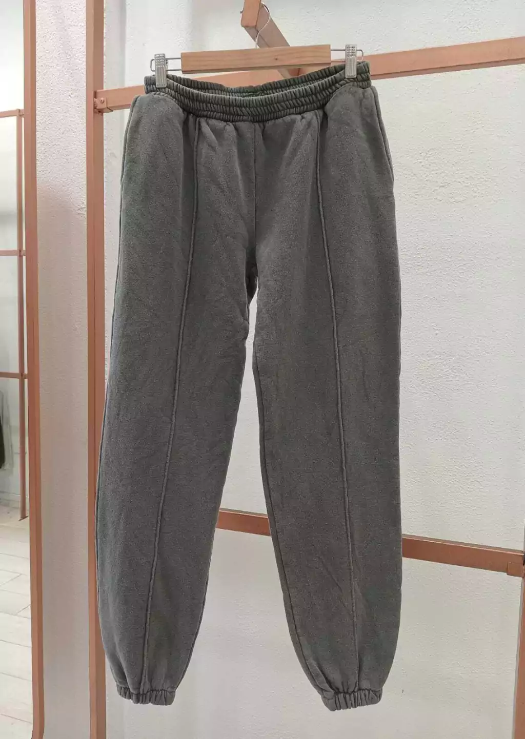 JOGGING BABUCHA CON ALFORZA FRISA