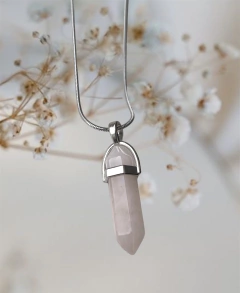 Collar de acero con dije pendulo de piedra en internet