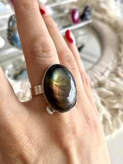 Anillo de alpaca con Labradorita - comprar online