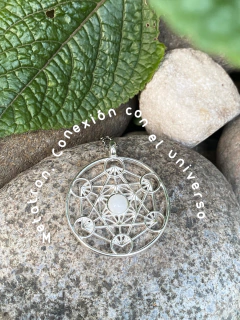 Collar con dije Metatron y piedra en internet
