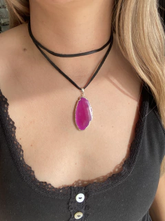 Imagen de Collar lazo de cuero con dije de ágata