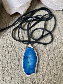 Collar lazo de cuero con dije de ágata - DRUSA ACCESORIOS