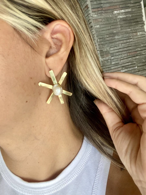 Aros de bronce y nacar