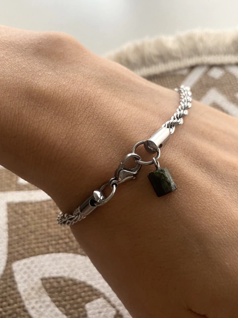 Pulsera de acero con Turmalina