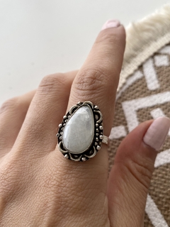 Anillos con baño de plata 925, con piedra de la luna - comprar online