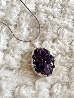 Collar con drusa de amatista