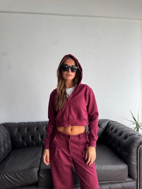 CAMPERA GAMUZADA CROP CON CAPUCHA Y BOLSILLOS
