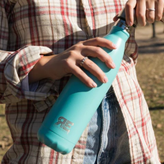 BOTELLA TÉRMICA GRANDE 750ml AQUA RE-UTILIZABLE I RE CONSCIENTE - comprar online