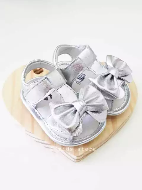 Sandália Infantil Em Couro Laço Prata 3kids 1047