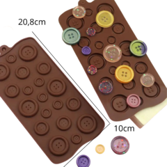 MOLDE SILICONA 19 BOTONES MIX TAMAÑOS - comprar online