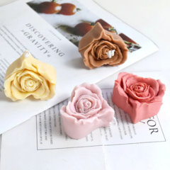 MOLDE SILICONA VELA CORAZÓN CON PETALOS - comprar online