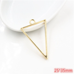 DIJE TRIANGULO - ORO BRILLANTE - comprar online