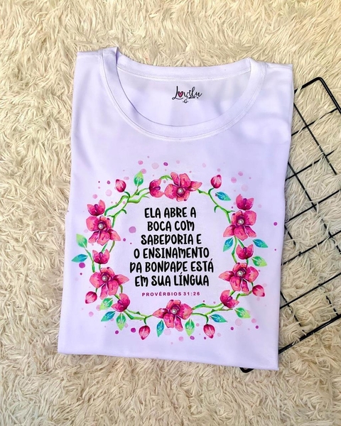 ELA ABRE A BOCA COM SABEDORIA (PÉROLA NA ESTAMPA)