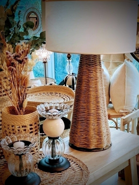 LAMPARA DE MESA TRENZADA YUTE