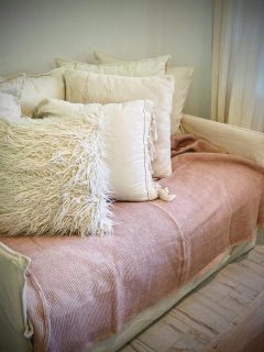 ALMOHADON PELO LARGO NEW - El Almacén de Totó® | #Inspirando Mujeres