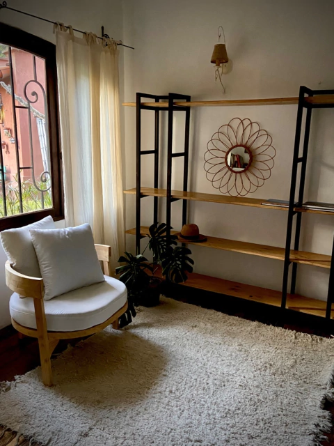 BIBLIOTECA MERY HIERRO Y MADERA