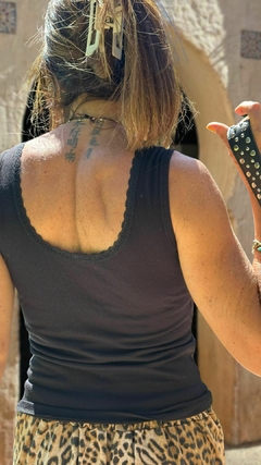 MUSCULOSA PUNTILLA - El Almacén de Totó® | #Inspirando Mujeres