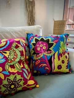 ALMOHADON BOHO TURQUESA