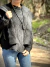 SWEATER CON VOLADO NEGRO - tienda online