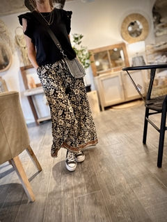 PANTALON INDIA BLACK FLOWERS - El Almacén de Totó® | #Inspirando Mujeres