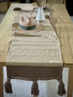 CAMINO DE MESA BORLAS CROCHET VISON - comprar online