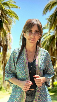 KIMONO CORTO VERDE Y FUCCIA