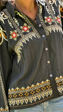 CAMISA KENTUA NEGRA en internet