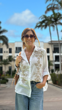 CAMISA BORDADA BLANCA Y TOSTADA - comprar online