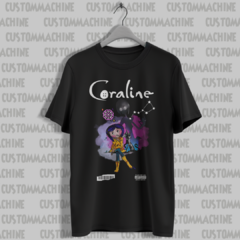 CAMISETA CORALINE E OUTRA MÃE