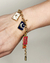 pulseira-corrente-dourada-com-pingentes-coloridos-nicoleta