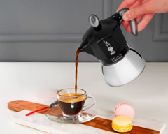 CAFETERA MOKA INDUCCION NEGRA en internet
