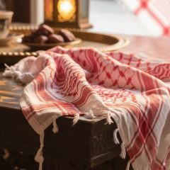 Kufiya. Pañuelos Árabes. extra grandes! 1,20 x 1,20. Blanco y Rojo. - Habibis Remeras