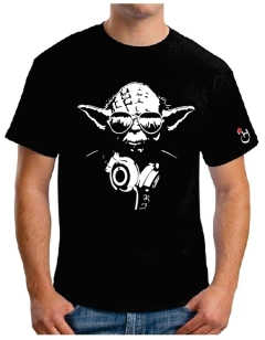 Yoda. Starwars. Remera de algodón peinado premium!
