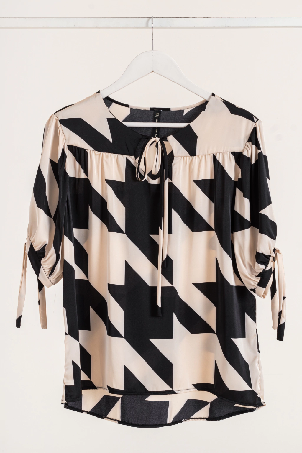 27544-BLUSA CON LAZO ESTAMPADA