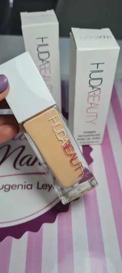 BASE MAQUILLAJE HUDA BEAUTY