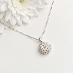 Collar CrisanteMum - Símbolo de amor eterno - tienda online
