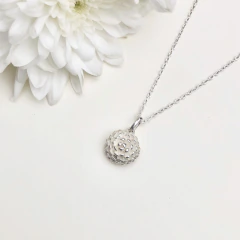 Collar CrisanteMum - Símbolo de amor eterno en internet