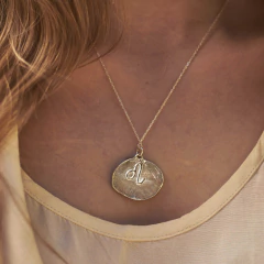 COLLAR LEO en internet