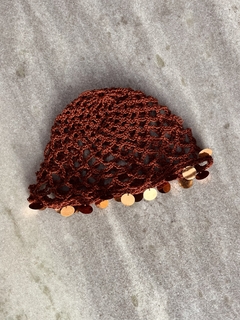 TOUCA CROCHET COM PAETÊS