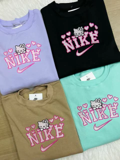 BLUSA MOLETOM NIKE GOLA CARECA HELLO KITTY - comprar online