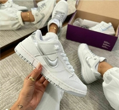 TÊNIS NIKE DUNK LOW BRANCO