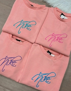 BLUSA MOLETOM NIKE GOLA CARECA ( ROSA CLARO )