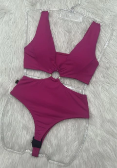 BODY POLIAMIDA ILHÓS COM ABERTURA E DECOTE LUXXO