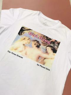 CAMISETA PLANET GIRLS COM AVARIAS SEM DEFEITO