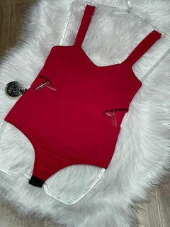 BODY ABERTURA NA LATERAL LUXXO