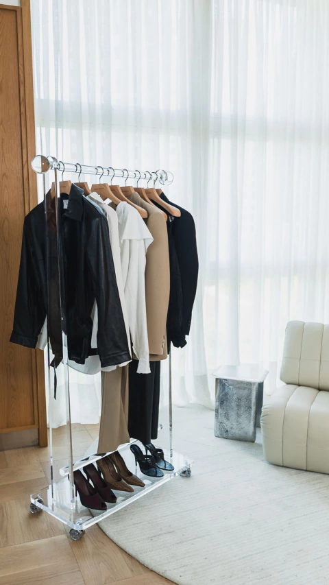 Arara Para Closet - Miss Catherine on internet